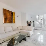 Duomo3'-skylight-idropool-private-cinema-freepark Apartman