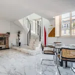 Apartman Duomo3'-skylight-idropool-private-cinema-freepark *